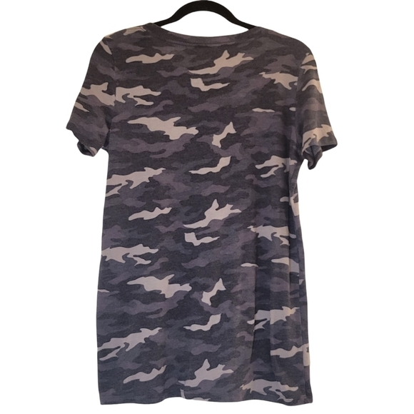 VS PINK PERFECT CREW CAMO V NECK TEE - Picture 6 of 11